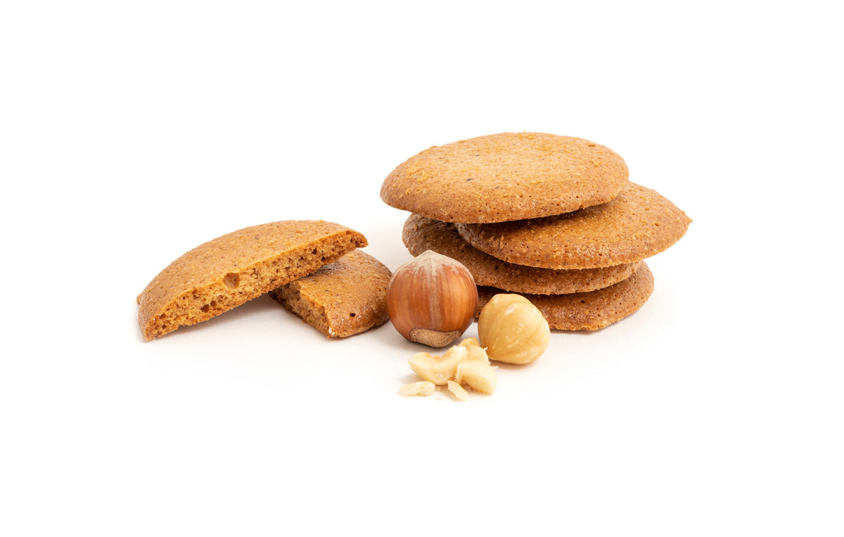 Tegole alla Nocciola Piemonte IGP: Croccanti, Sottili, Senza Compromessi. Oltre il 50% di Nocciole, Zero Glutine