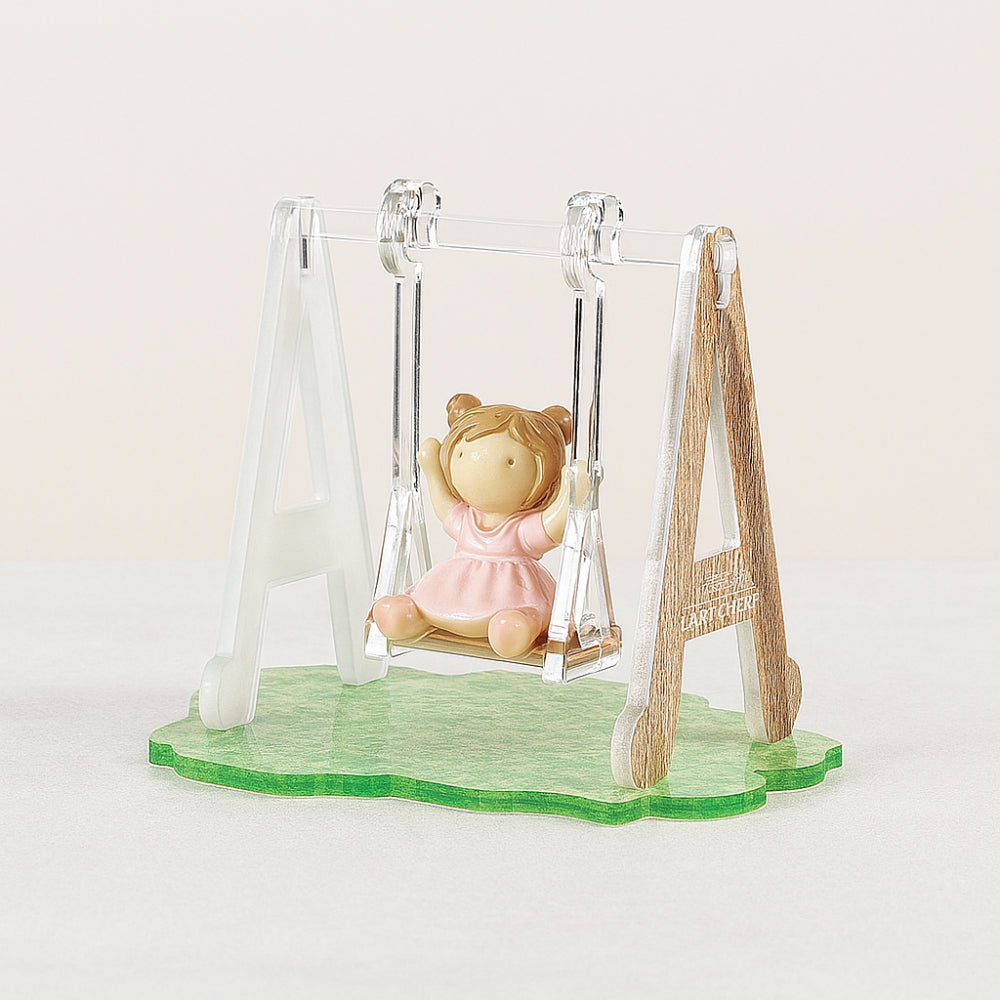 Ilary Queen Altalena Porcellana Bimba Decorativa 13x11 cm